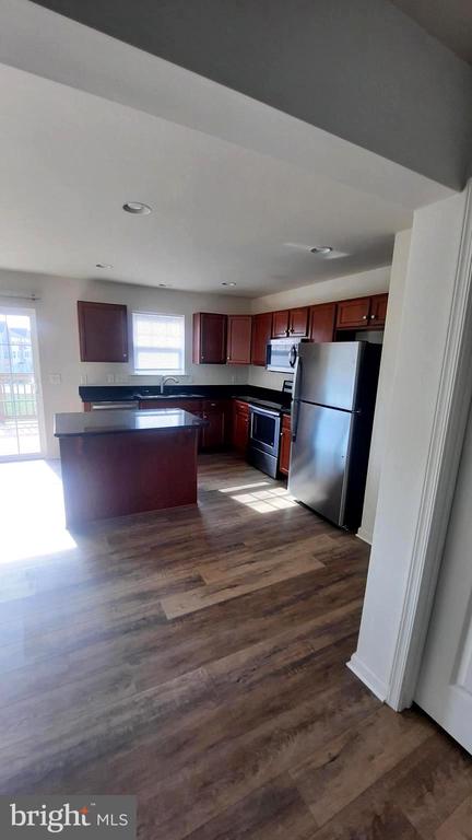 834 ADMIRALS QUAY DRIVE