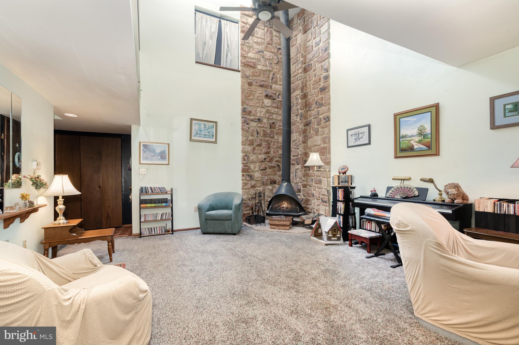 638 CEDAR RIDGE LANE