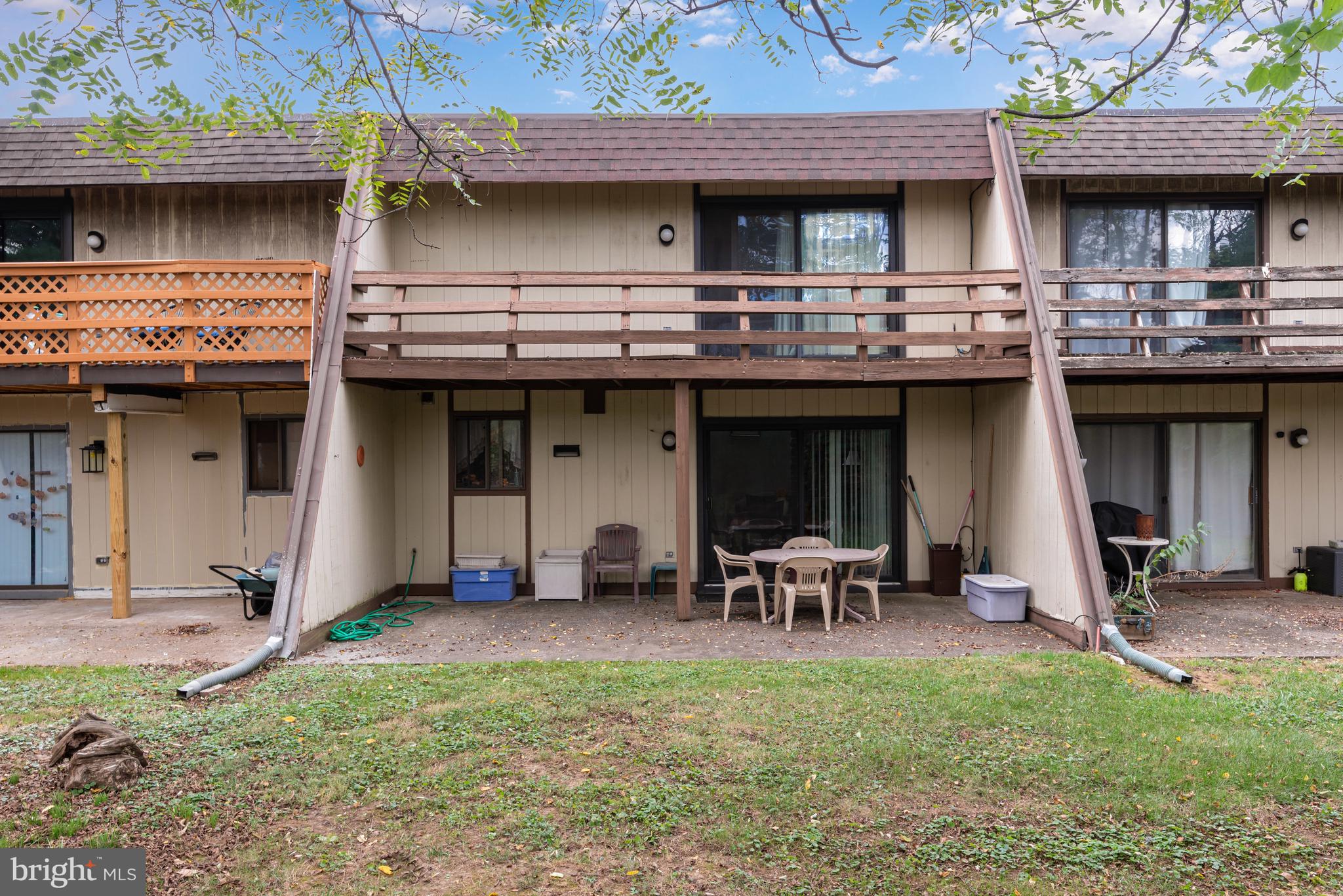 638 CEDAR RIDGE LANE