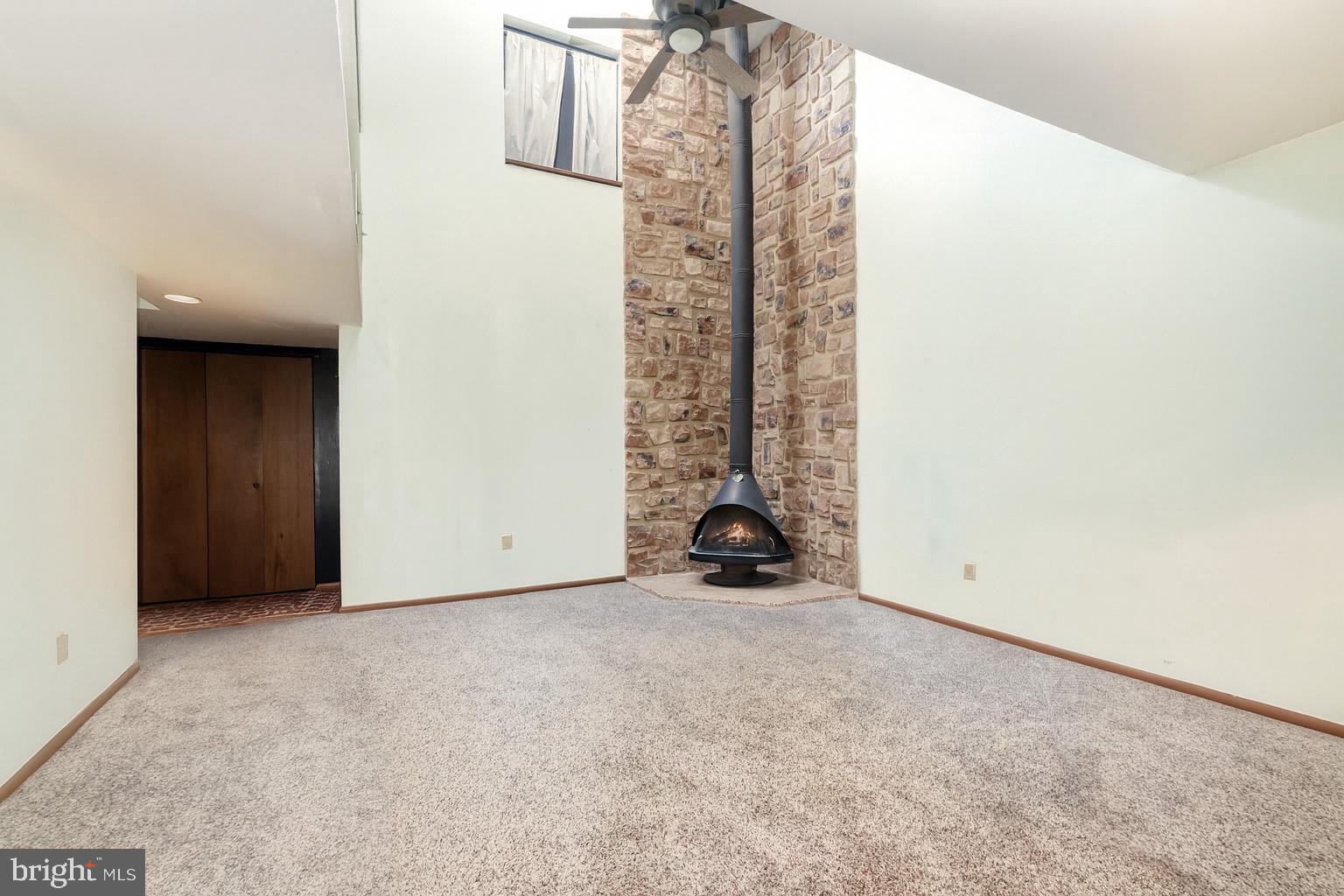 638 CEDAR RIDGE LANE