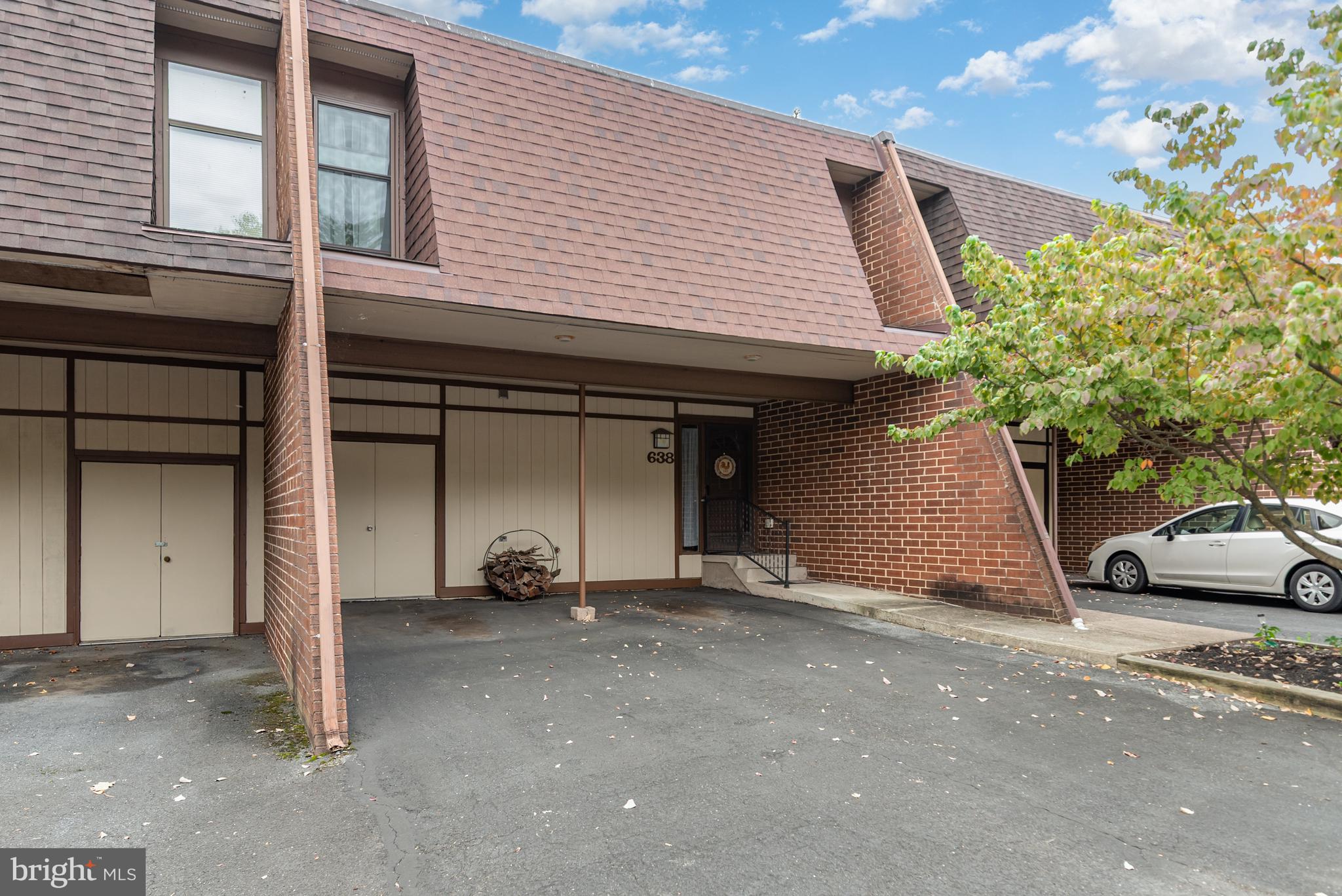 638 CEDAR RIDGE LANE