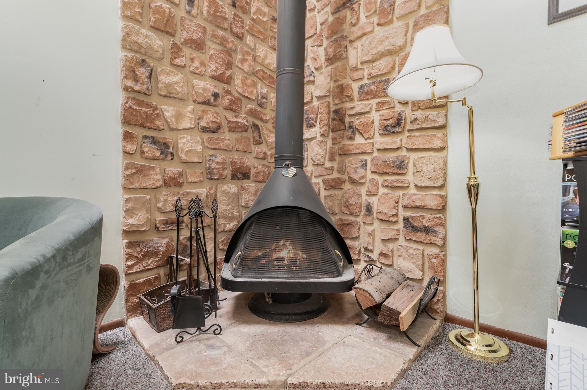 638 CEDAR RIDGE LANE