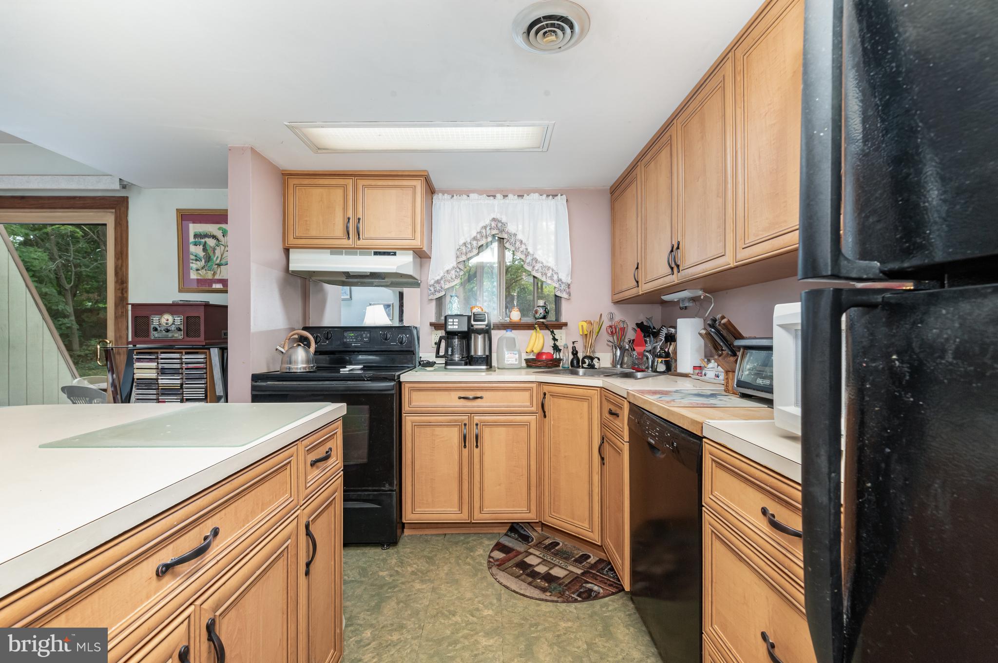 638 CEDAR RIDGE LANE