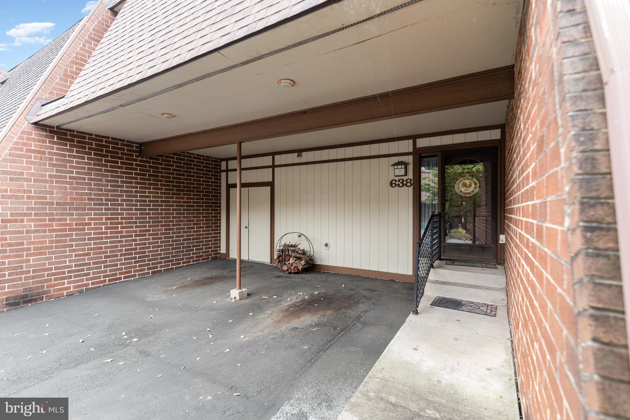 638 CEDAR RIDGE LANE