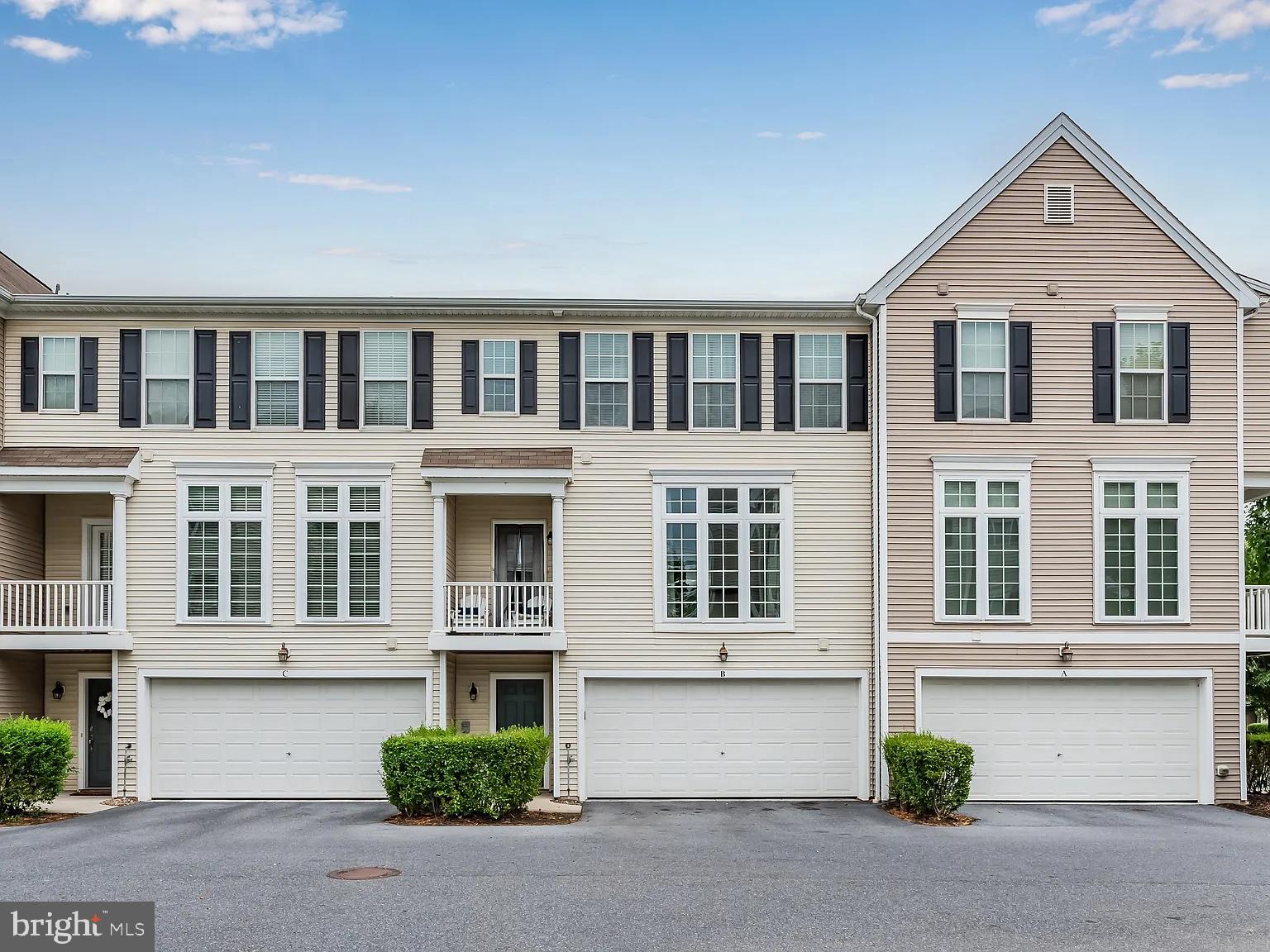 3025 MERIDIAN COMMONS B