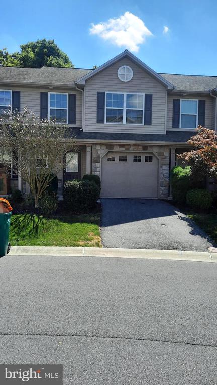305 ANTILLES COURT