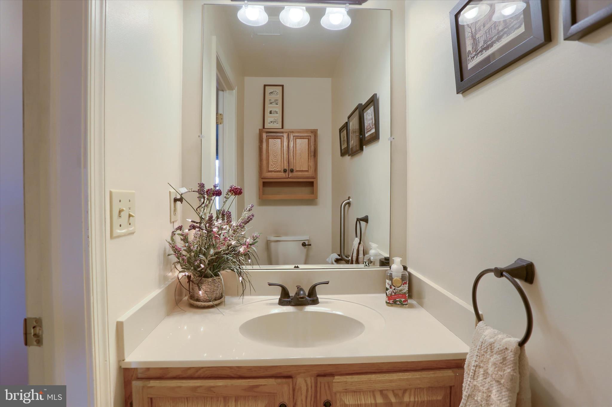 1402 RED MAPLE COURT