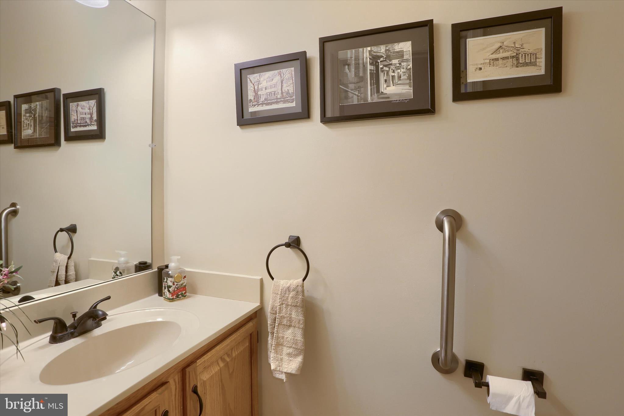 1402 RED MAPLE COURT