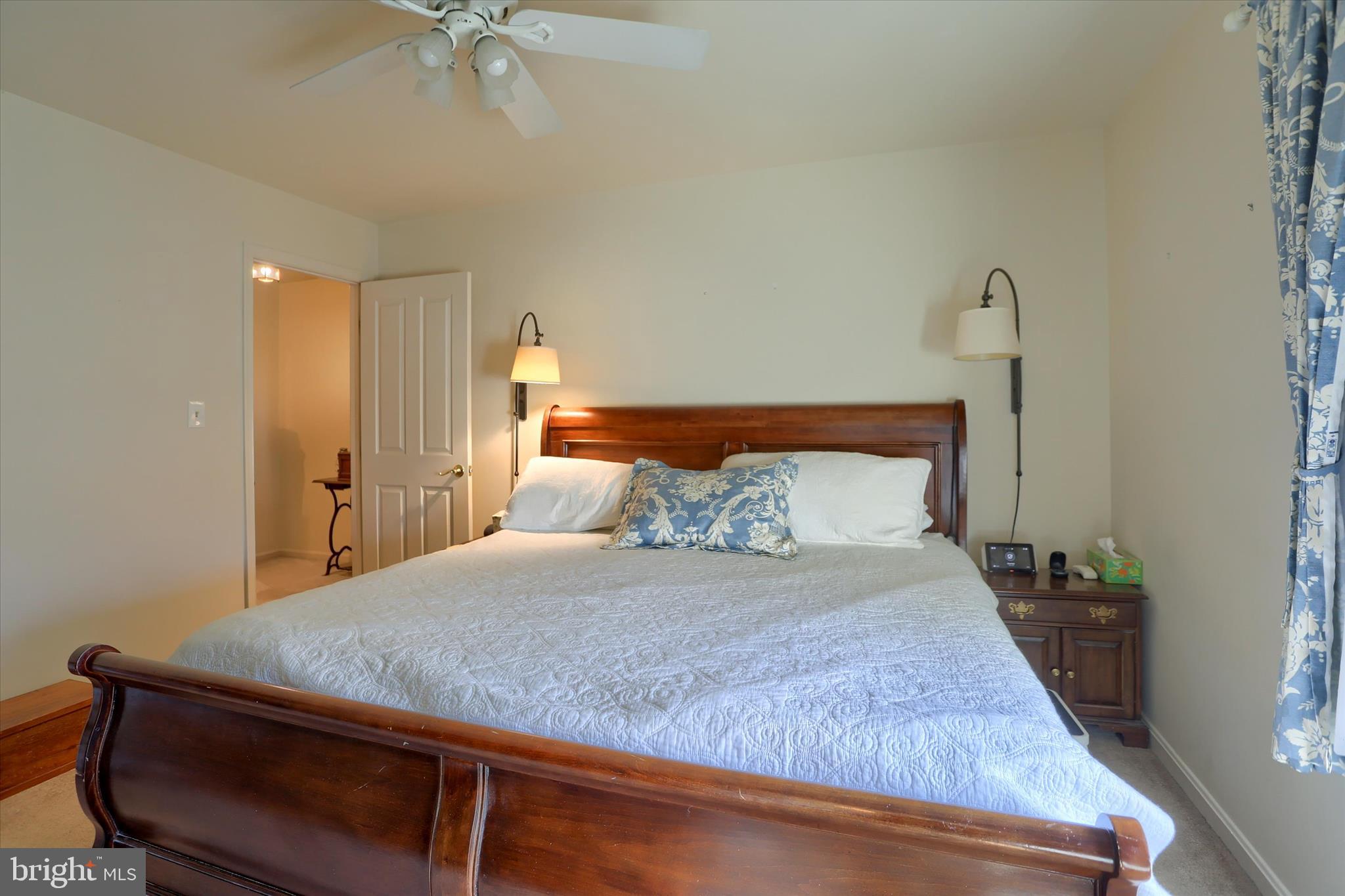 1402 RED MAPLE COURT