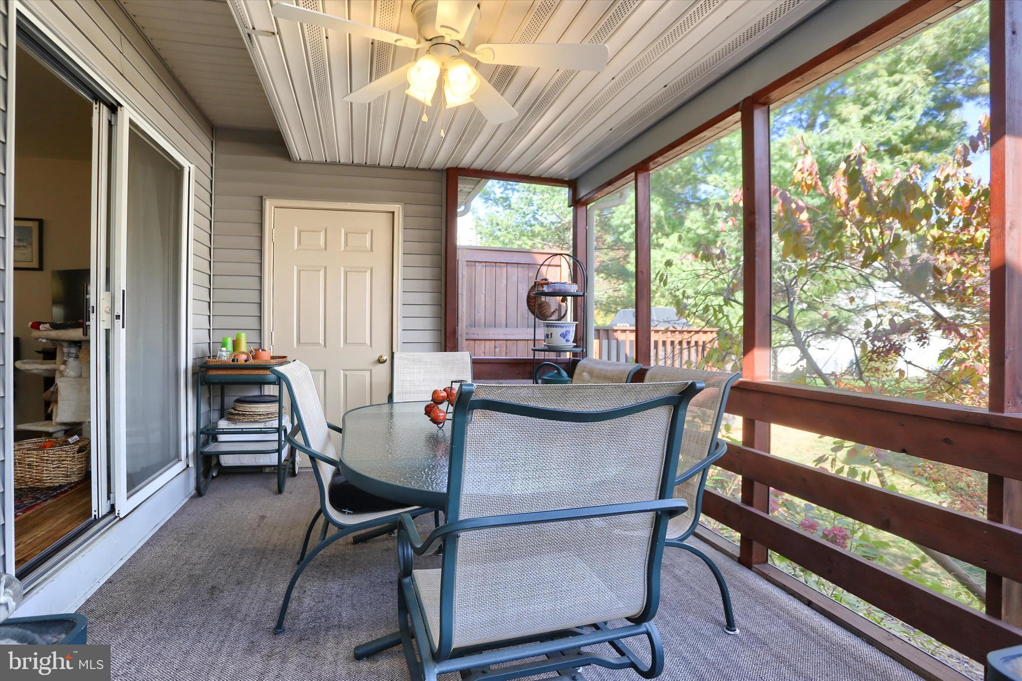 1402 RED MAPLE COURT