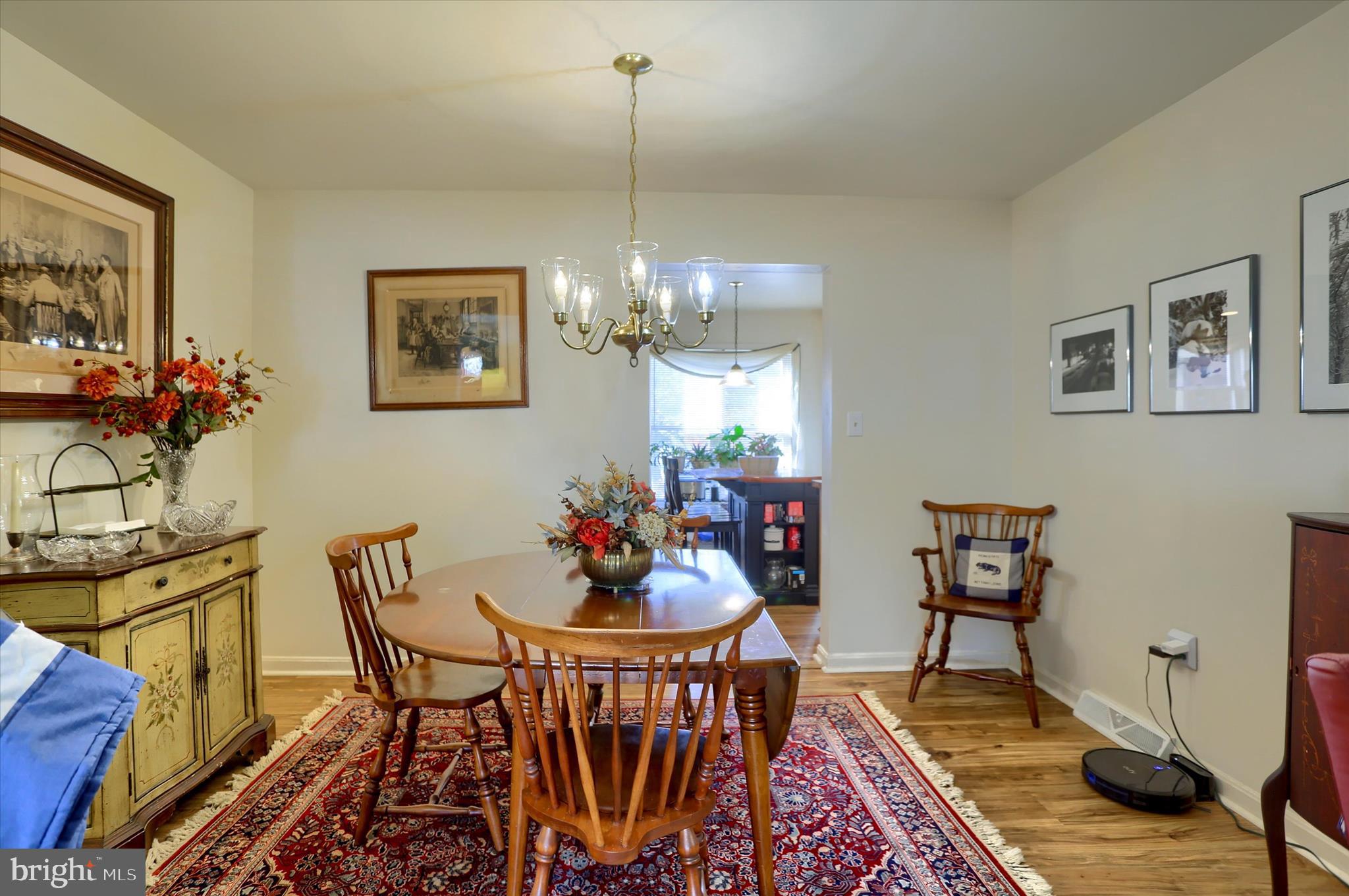 1402 RED MAPLE COURT