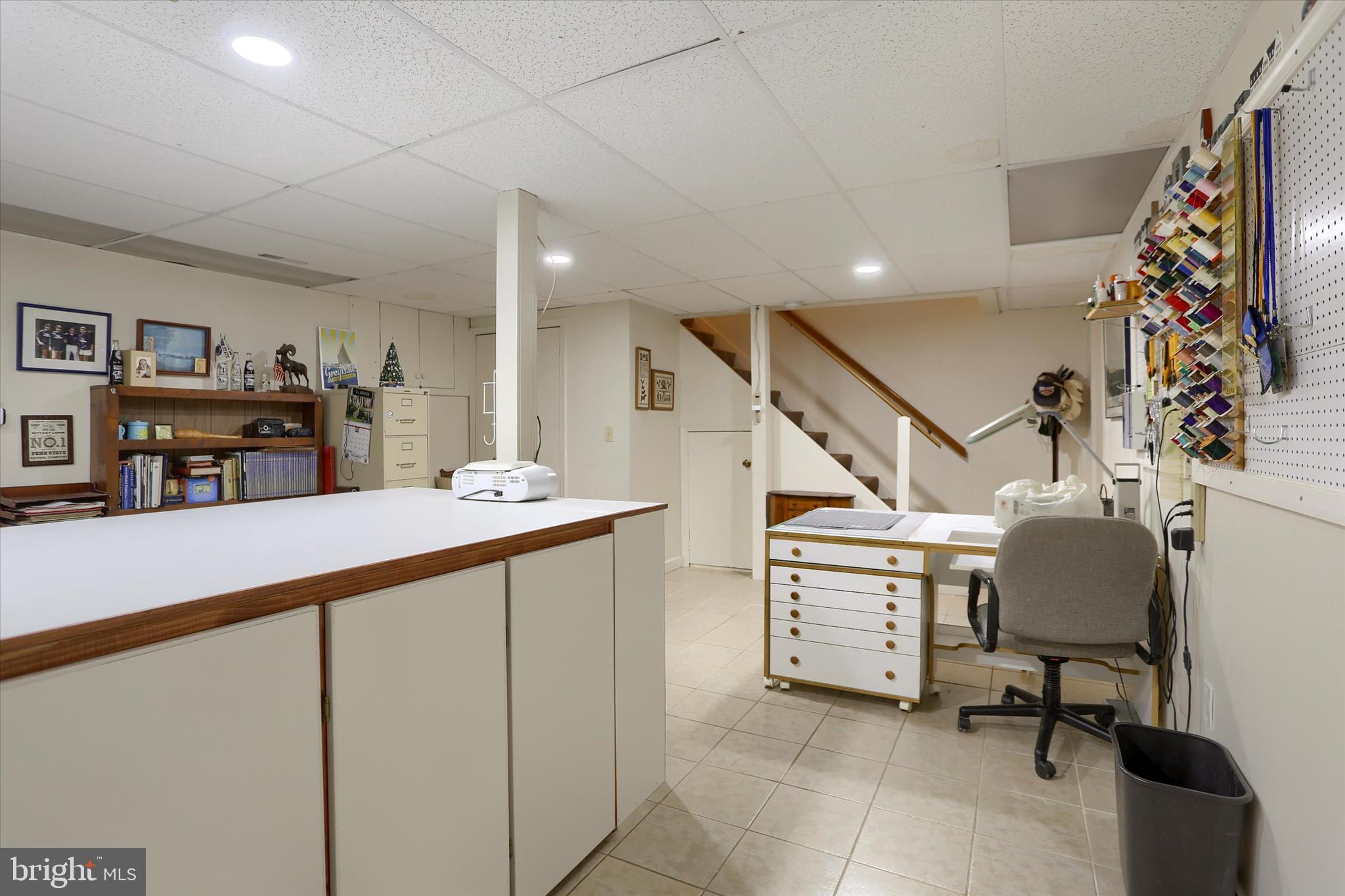 1402 RED MAPLE COURT