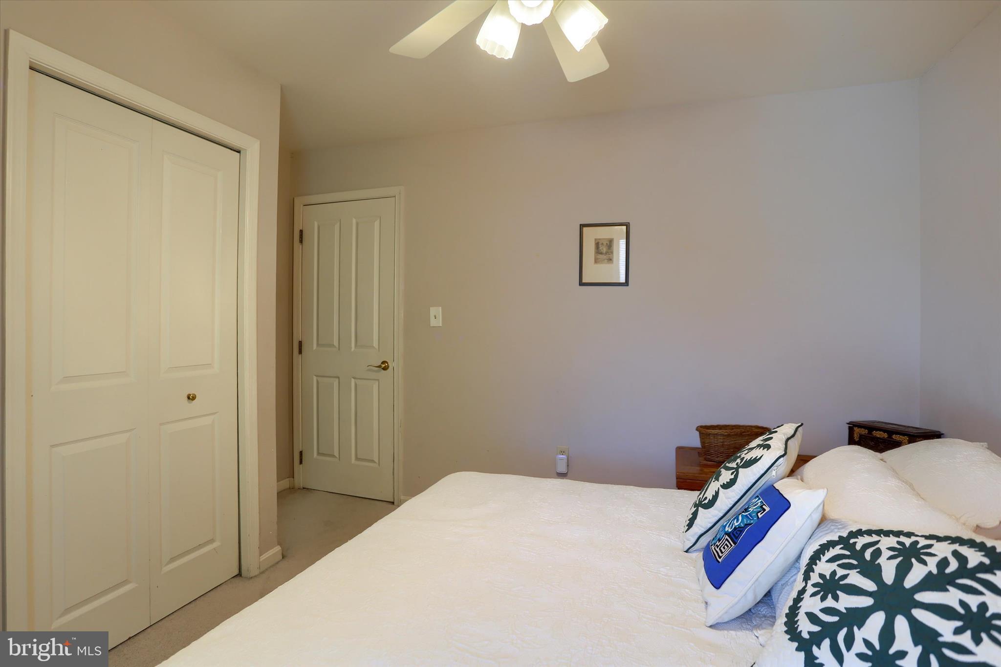 1402 RED MAPLE COURT