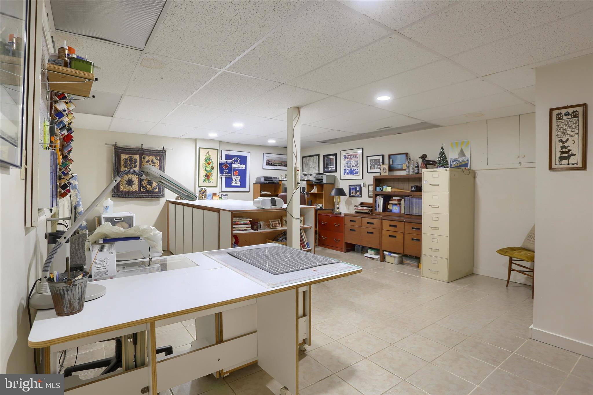 1402 RED MAPLE COURT