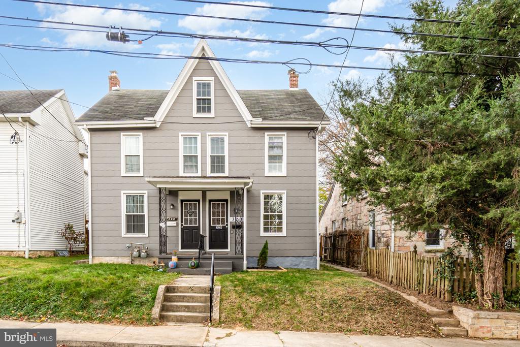 320 FORT STREET
