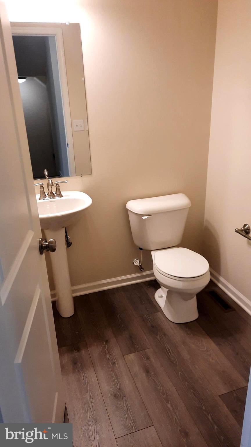 945 ADMIRALS QUAY DRIVE