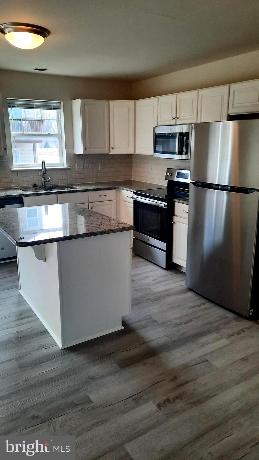 1029 ADMIRALS QUAY DRIVE