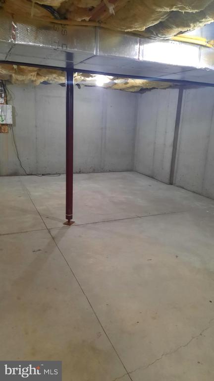 303 ANTILLES COURT