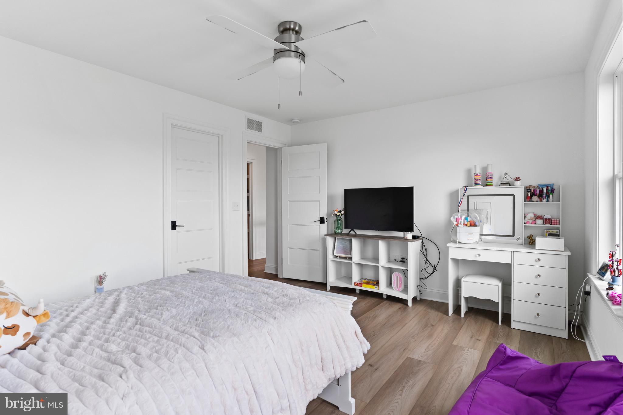 2058 N AUTUMN CHASE DRIVE