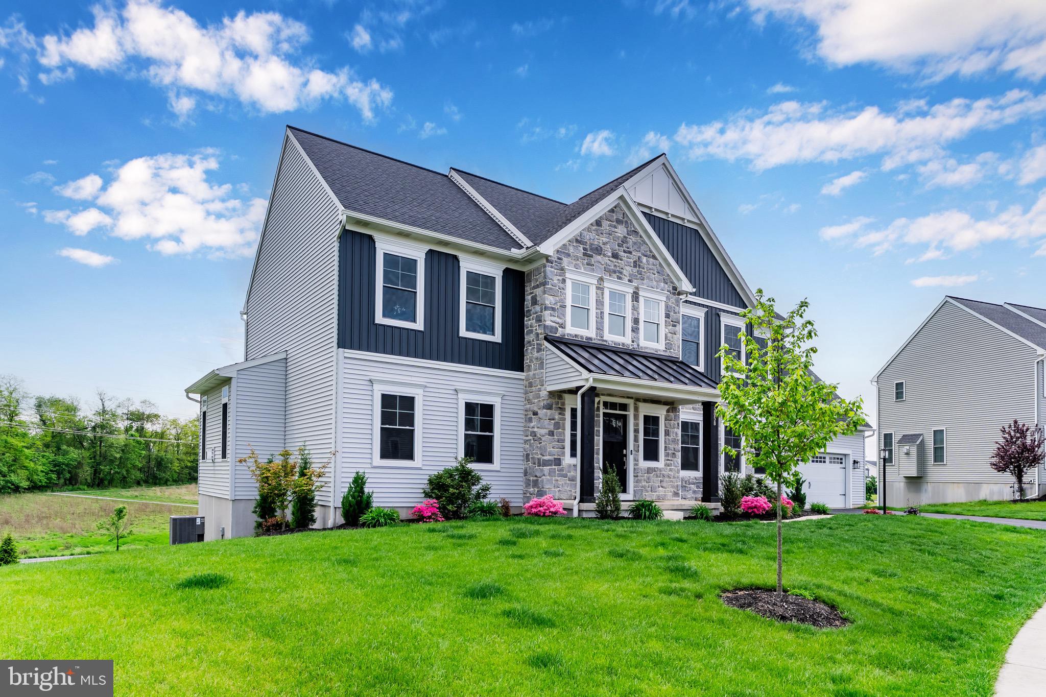 2058 N AUTUMN CHASE DRIVE