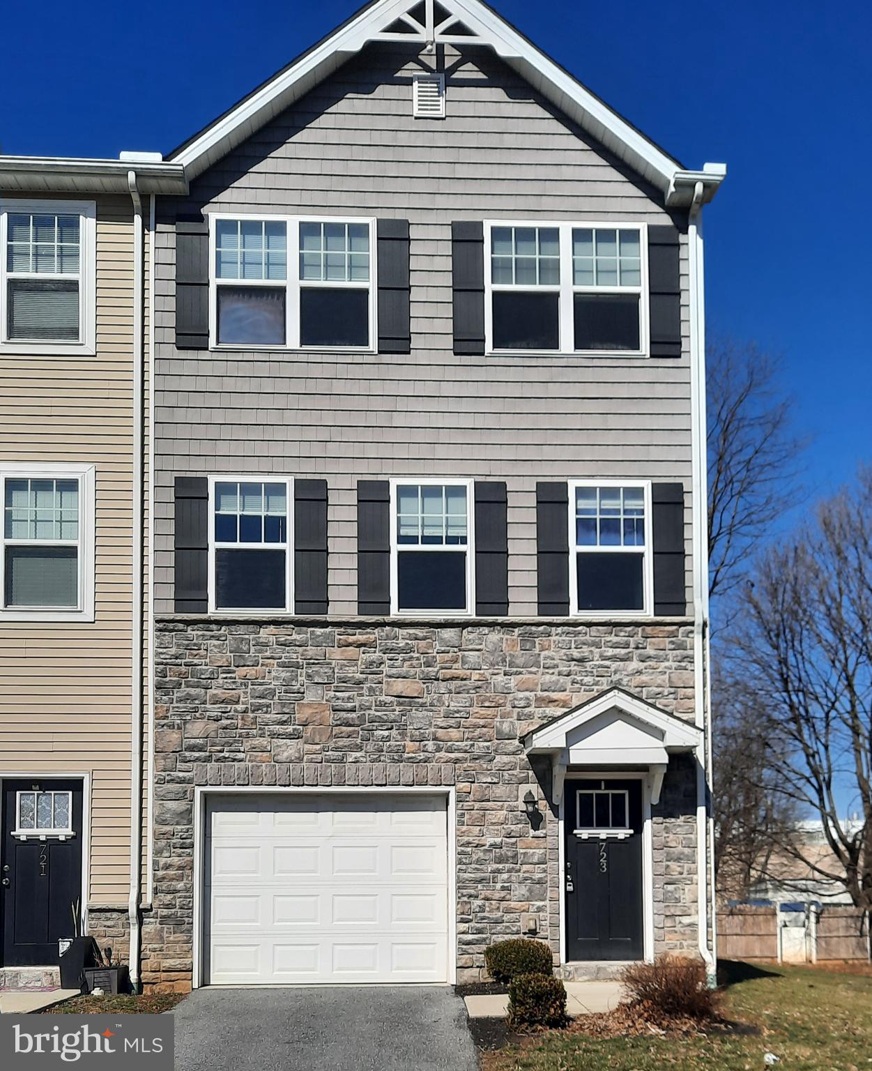 723 ADMIRALS QUAY DRIVE