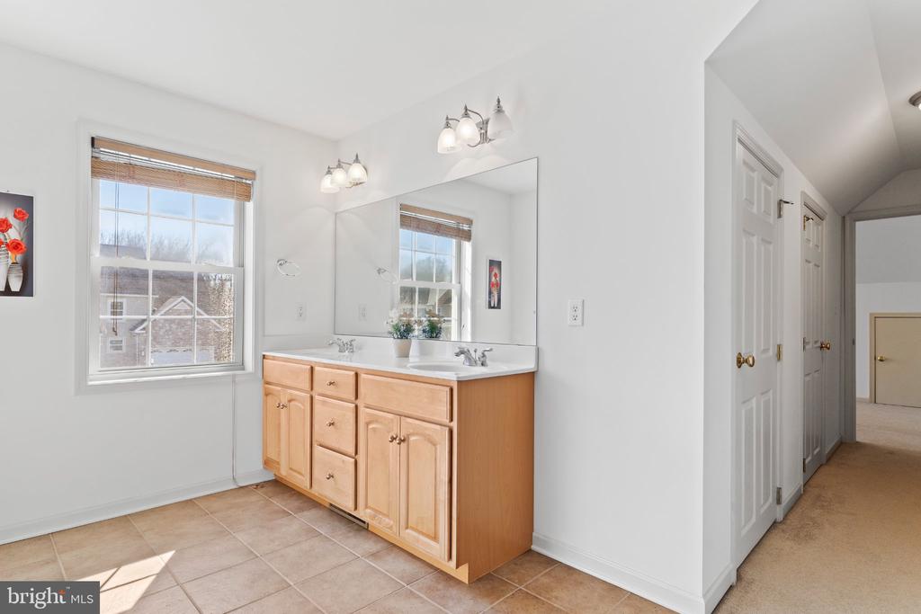 46 STONE RUN DRIVE