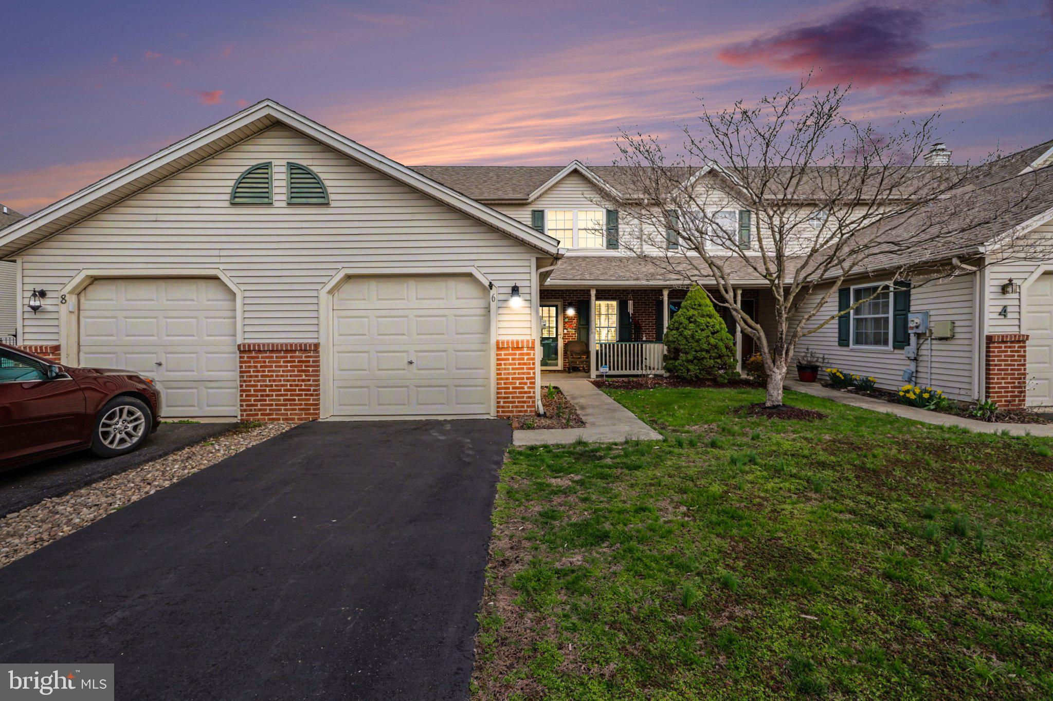 6 WESTWOOD COURT