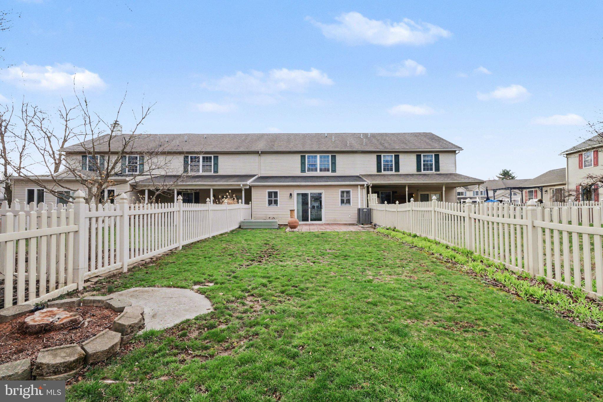 6 WESTWOOD COURT