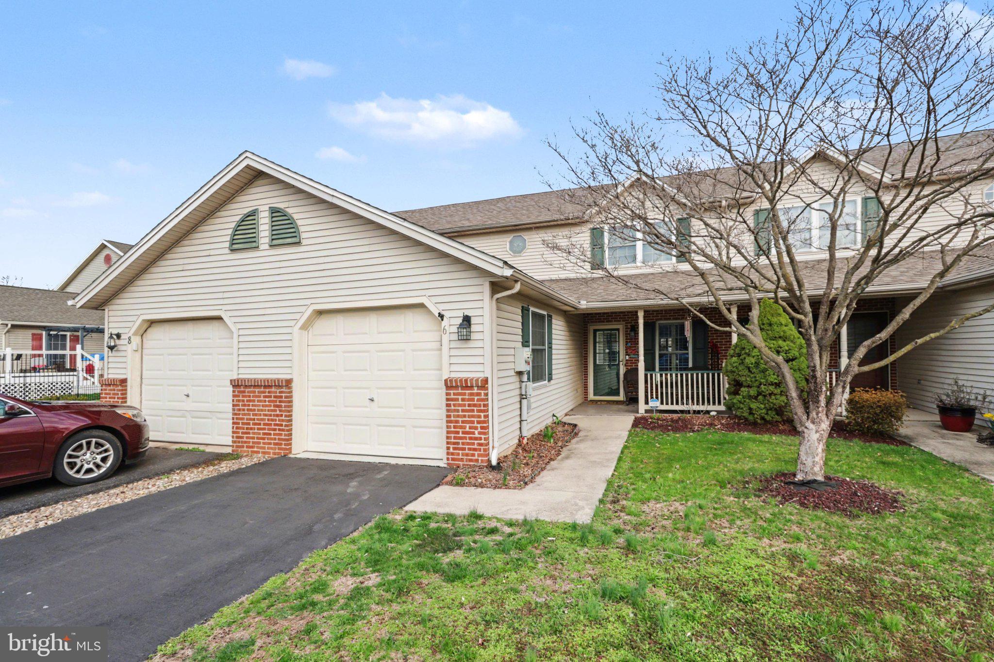 6 WESTWOOD COURT