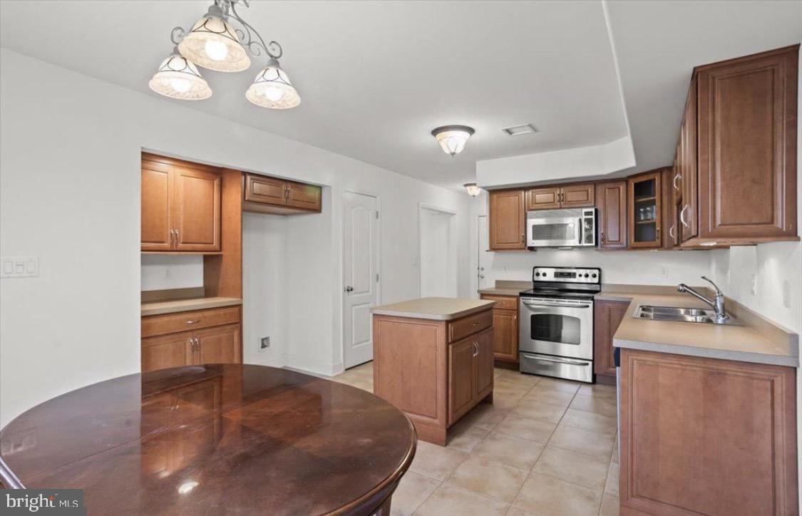 10 LENOX COURT