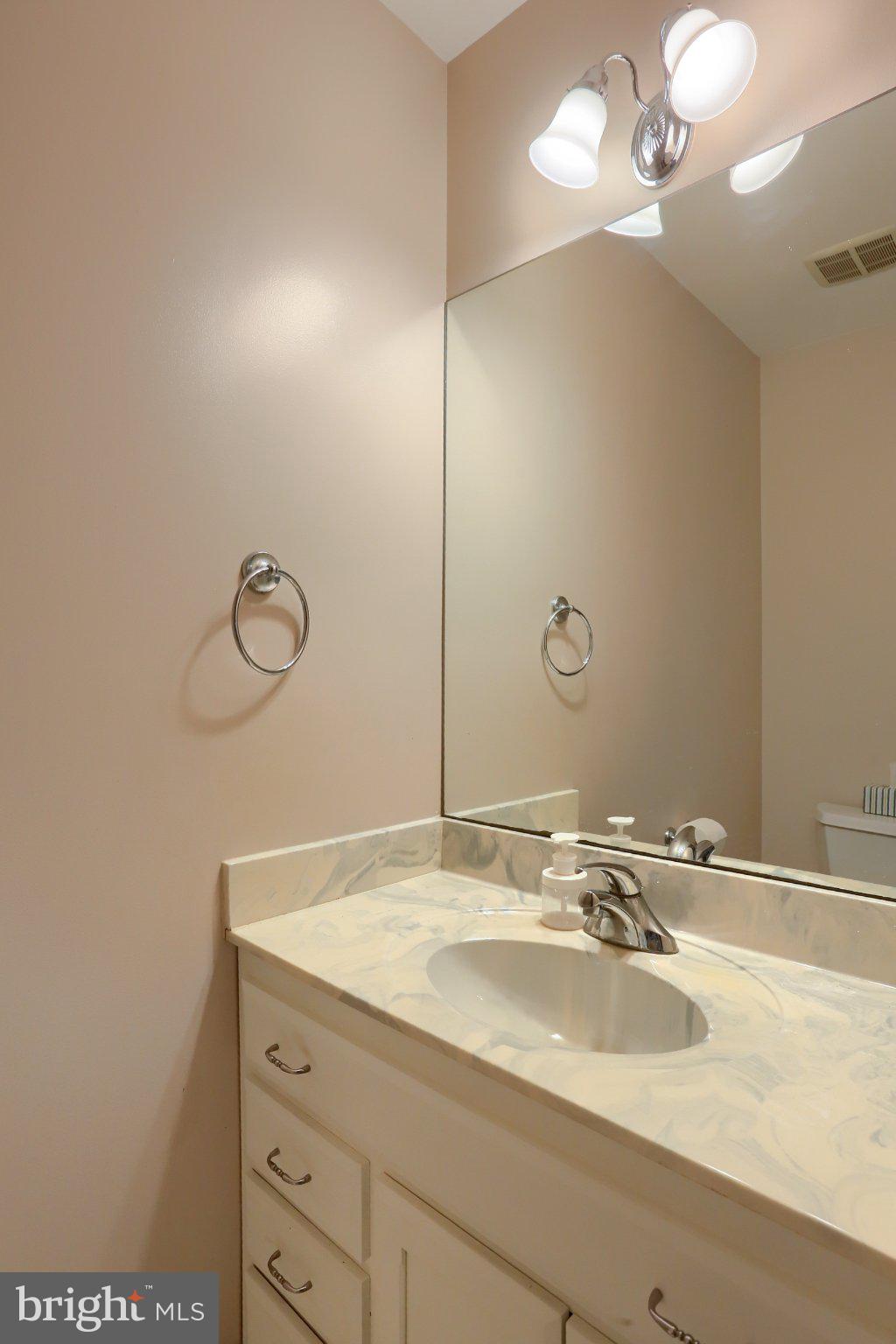 113 E WOODLAND DRIVE