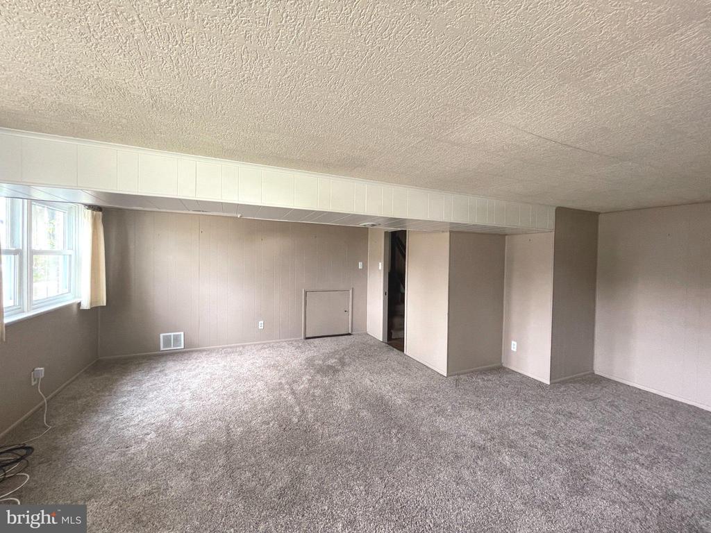 113 E WOODLAND DRIVE