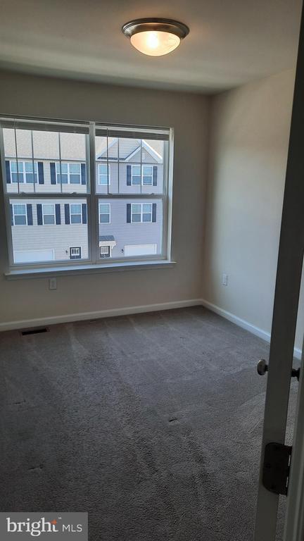 829 ADMIRALS QUAY DRIVE