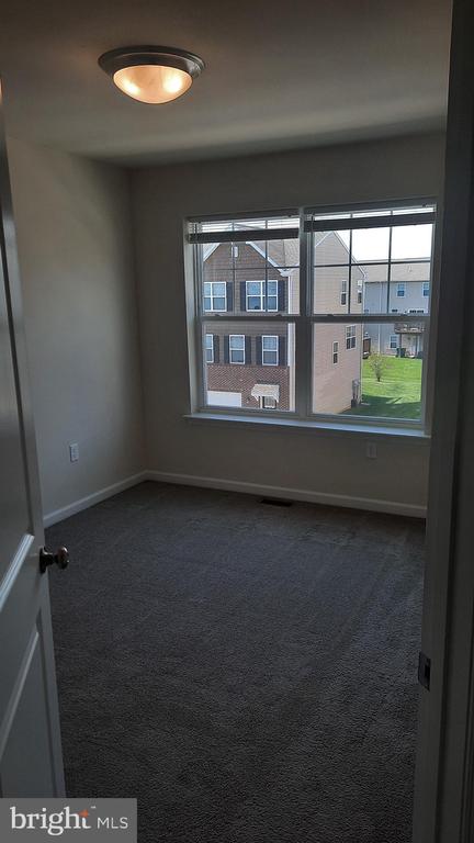 829 ADMIRALS QUAY DRIVE