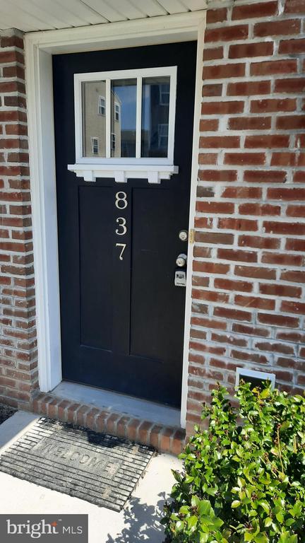 837 ADMIRALS QUAY DRIVE