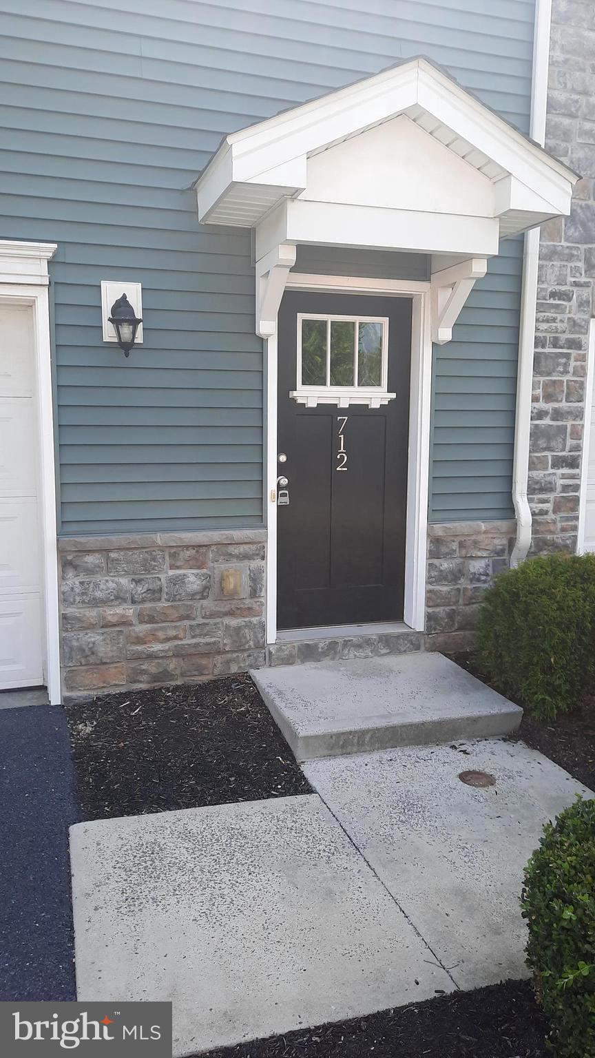 712 ADMIRALS QUAY DRIVE