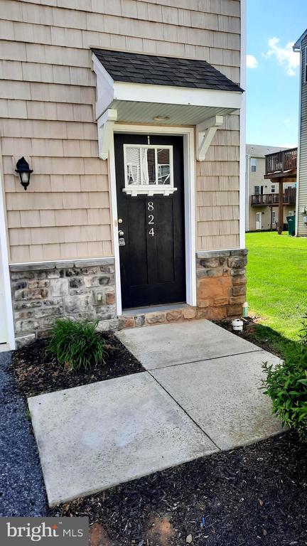 824 ADMIRALS QUAY DRIVE
