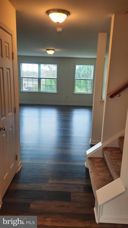 305 MERCURY DRIVE