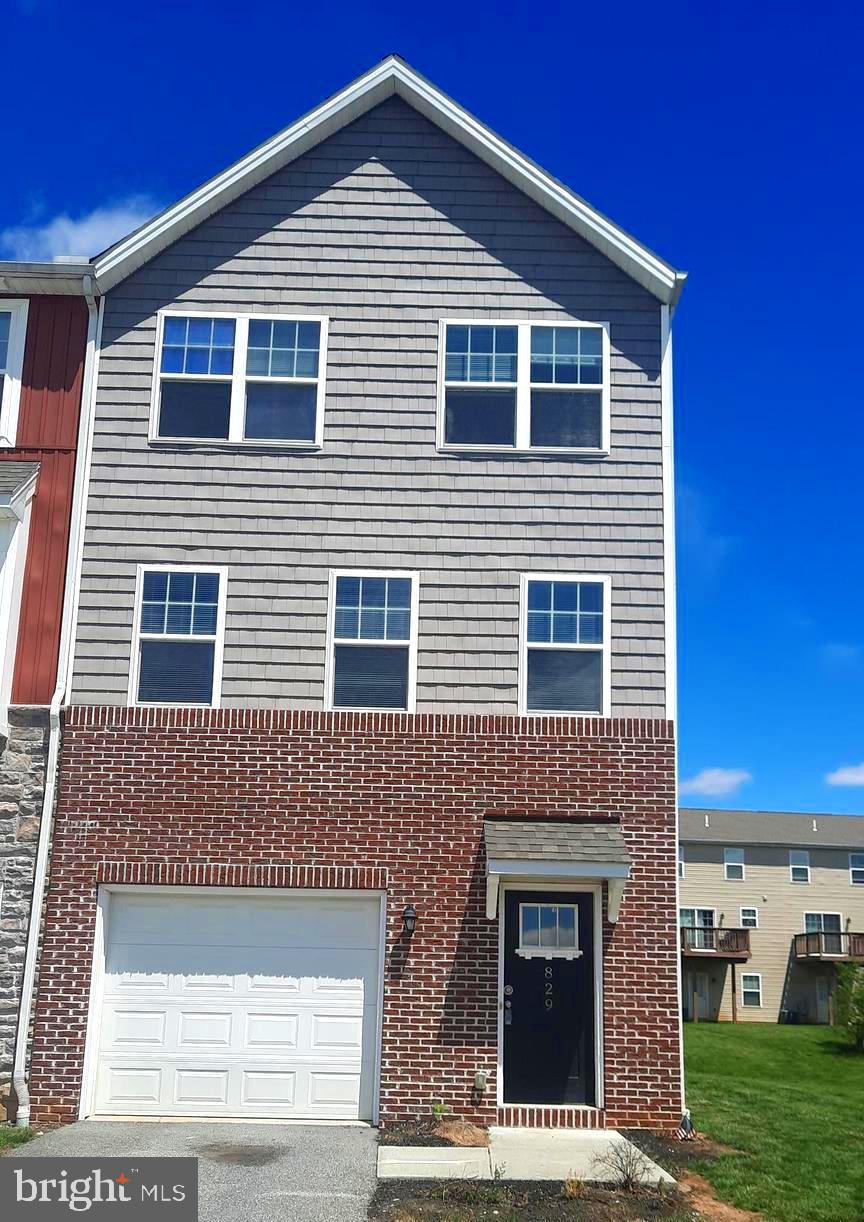 829 SCHOONER LANE