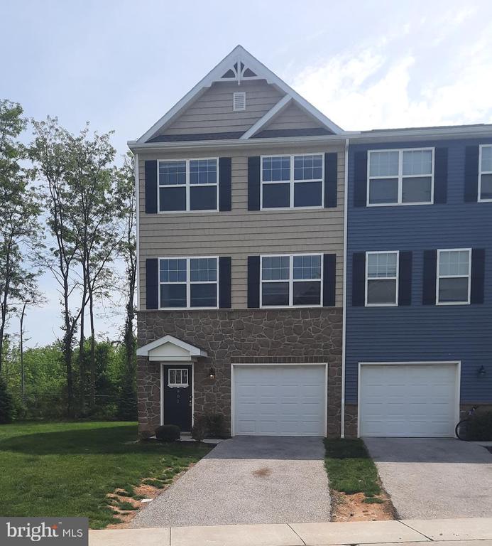 901 ADMIRALS QUAY DRIVE