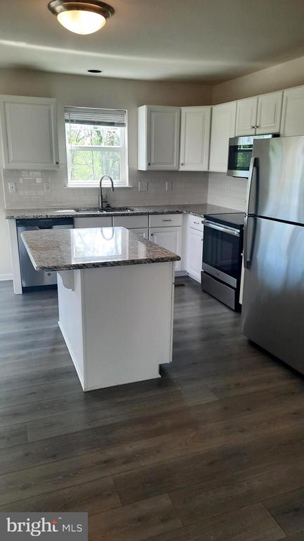 901 ADMIRALS QUAY DRIVE