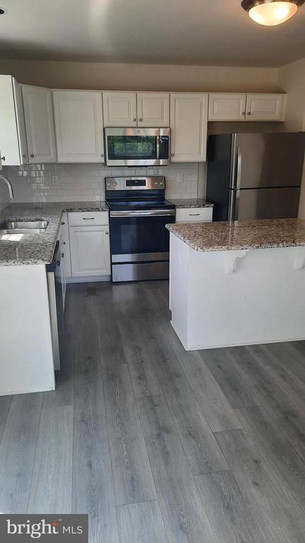 901 ADMIRALS QUAY DRIVE