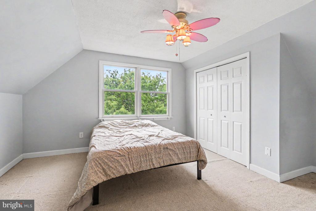 19 FOREST LANE