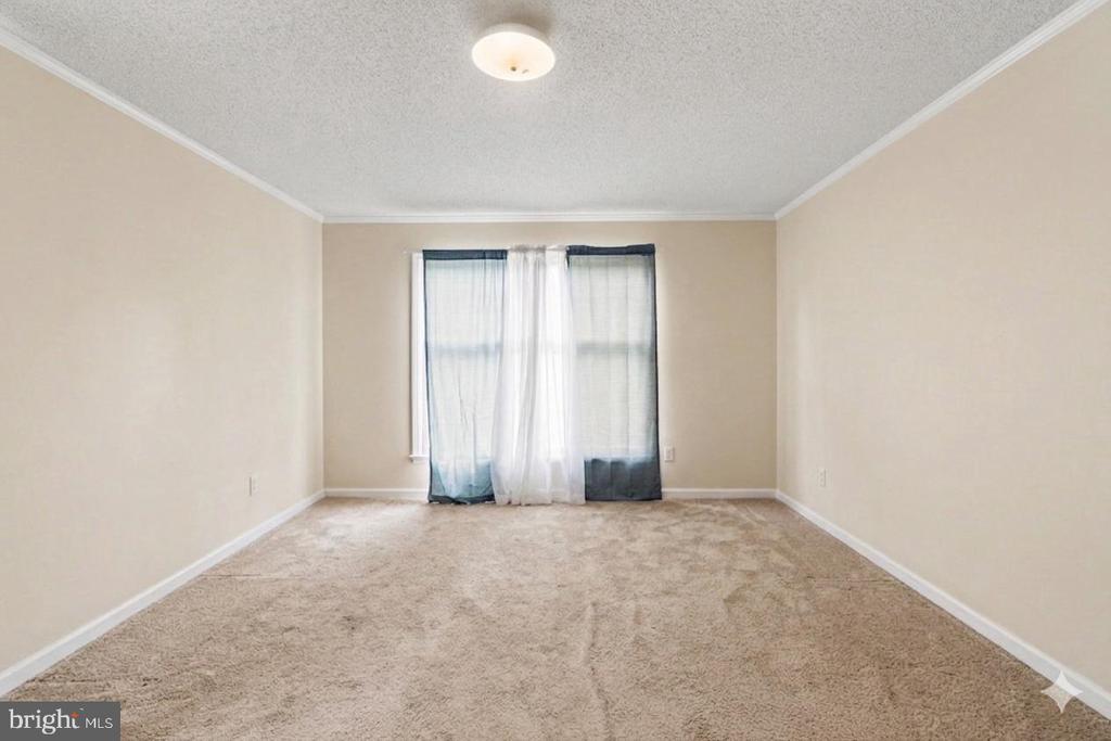 19 FOREST LANE