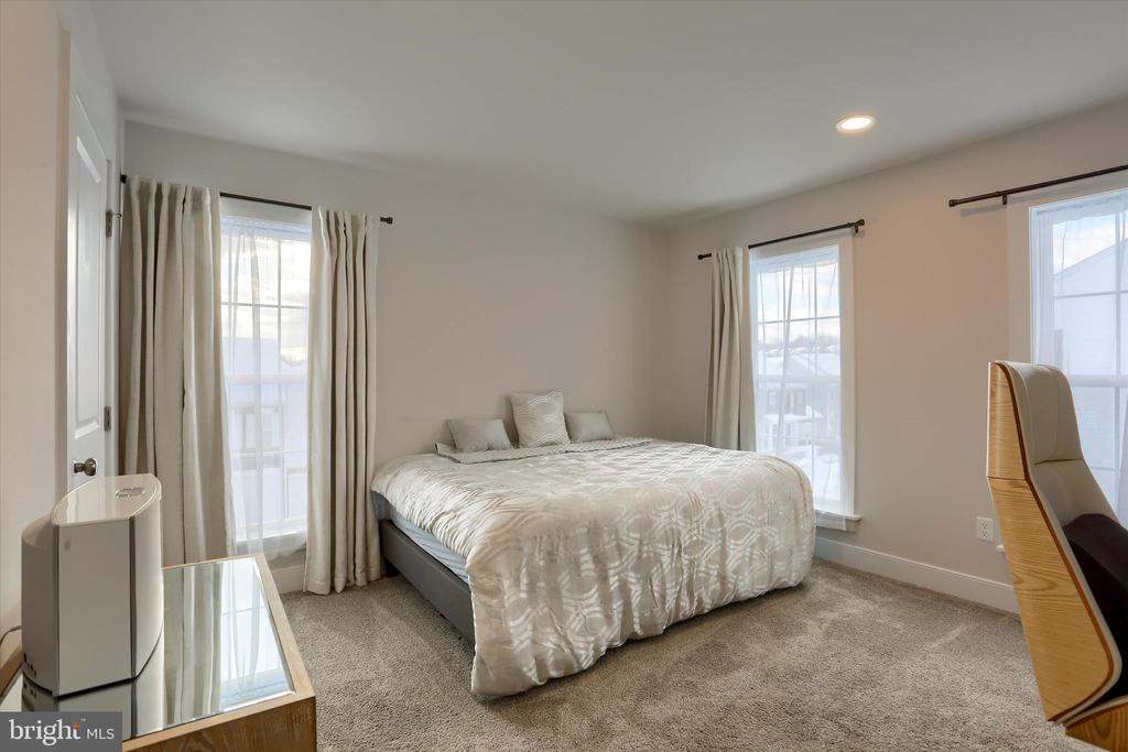 3122 BULLFINCH LANE