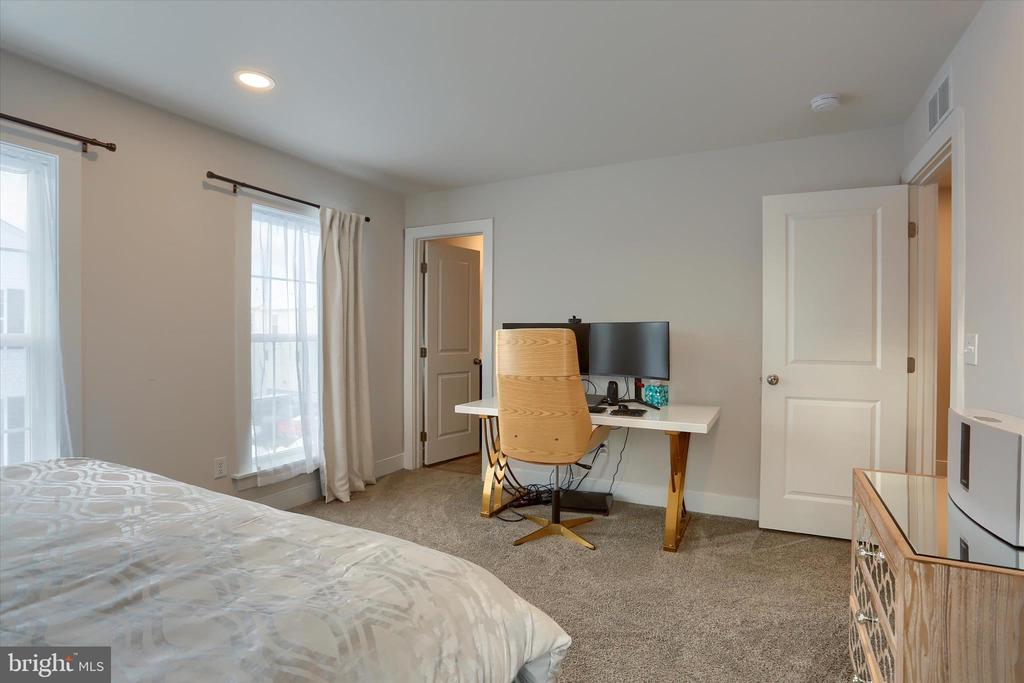 3122 BULLFINCH LANE