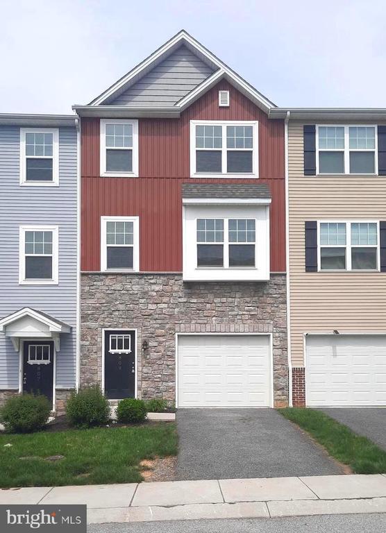809 ADMIRALS QUAY DRIVE
