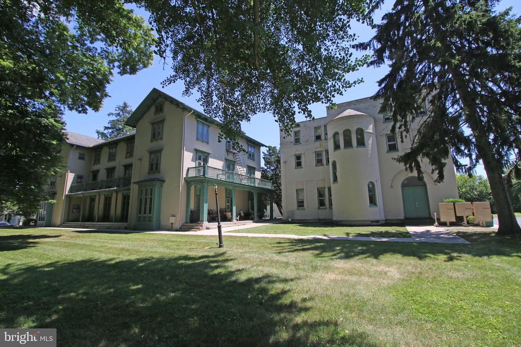 12 S FILBERT STREET Unit: B5