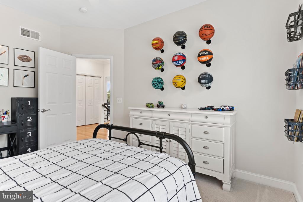 2315 DEWEY LANE