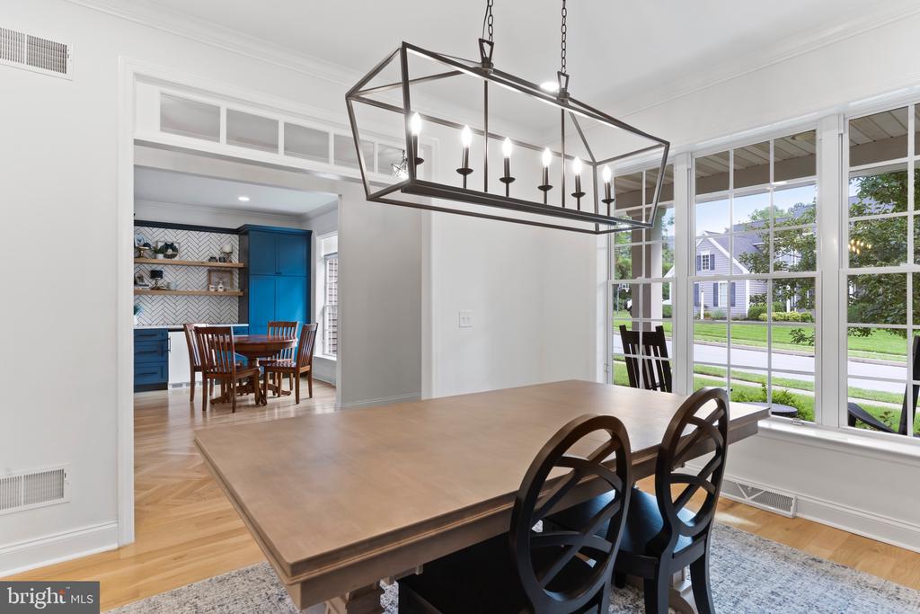2315 DEWEY LANE